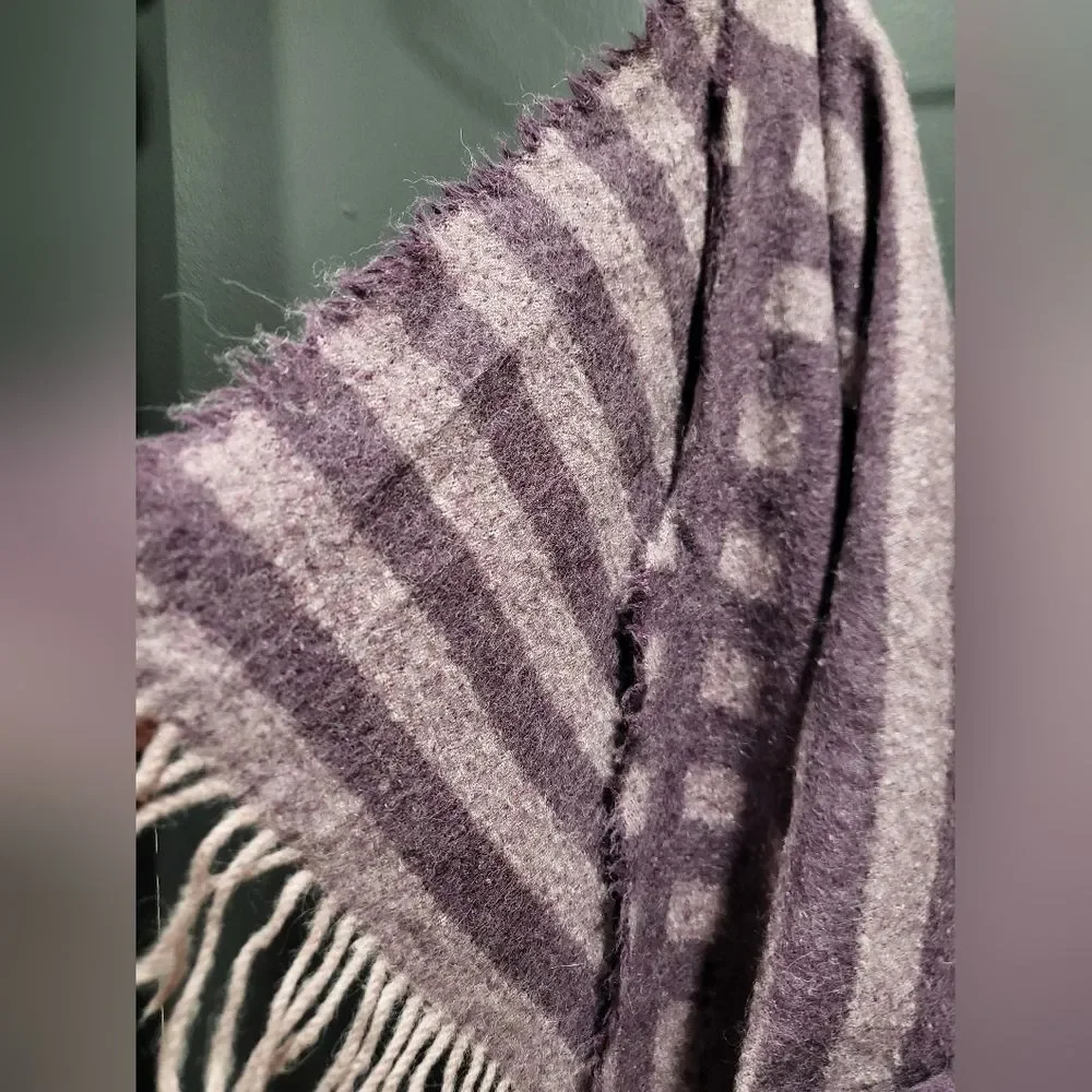 Pacas Purple Fringe Throw Blanket 100% Baby Alpaca 50x47 Lightweight